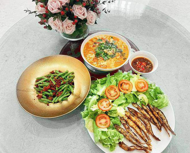 Nổi tiếng đảm đang nhưng Lan Khuê vẫn từng bị chê nấu tệ thế này ảnh 4 noi tieng dam dang nhung co dau trieu do lan khue van tung bi che nau te the nay - 4