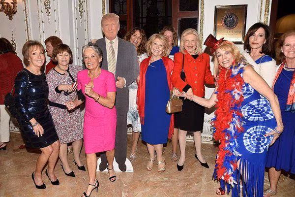 ben trong cau lac bo chi danh cho gioi sieu giau cua tong thong my donald trump - 5