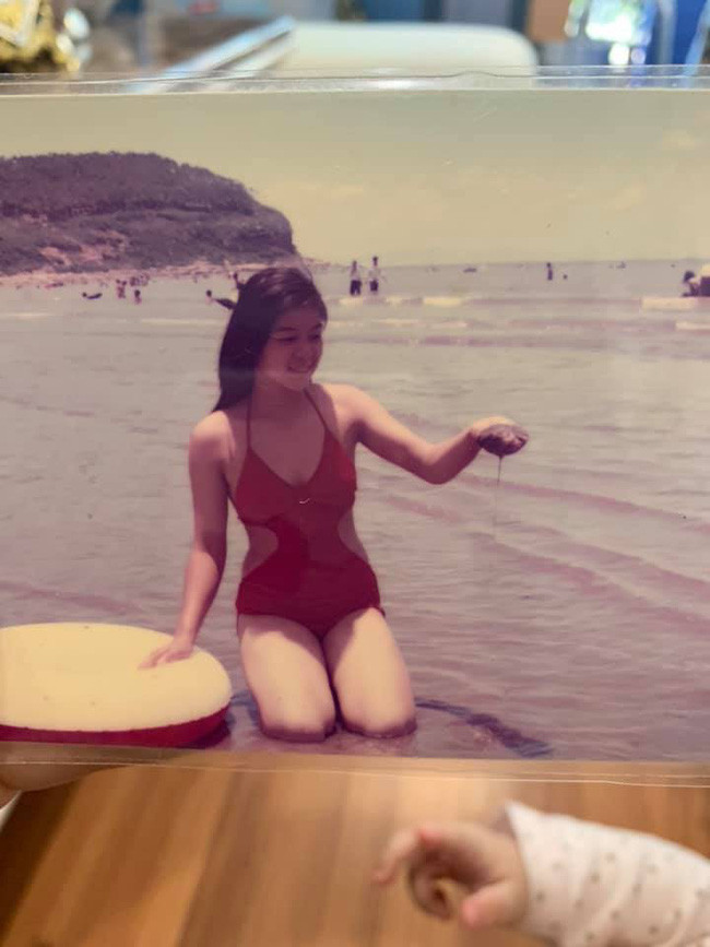 Khoe ảnh mẹ năm 19 tuổi xinh như hoa hậu, cô nàng vô tình gây thương nhớ vì nhan sắc cực phẩm - Ảnh 1. Khoe ảnh mẹ năm 19 tuổi xinh như hoa hậu, cô nàng vô tình gây thương nhớ vì nhan sắc cực phẩm - Ảnh 1.