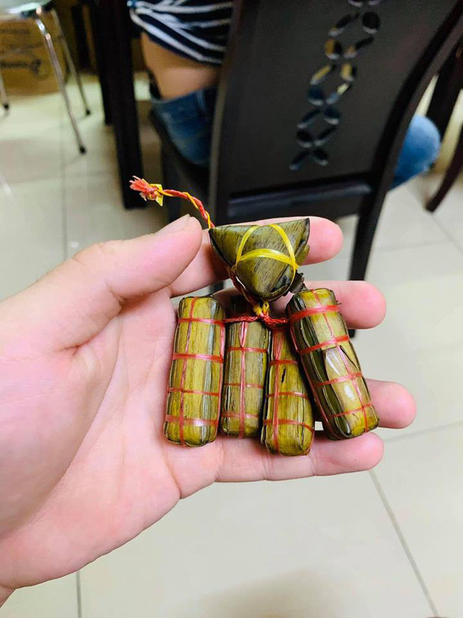 Mua bánh tét qua mạng, chàng trai phẫn nộ khi nhận về chùm bánh như móc khoá nhưng phản ứng của CĐM mới thật bất ngờ - Ảnh 3.