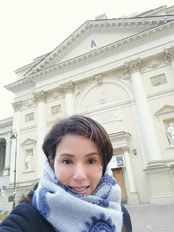 Không hổ danh “Tiểu Long Nữ đẹp nhất màn ảnh”, Lý Nhược Đồng khoe vẻ đẹp “bất lão" ảnh 1 khong ho danh la "tieu long nu dep nhat man anh", ly nhuoc dong khoe ve dep "bat lao" - 1