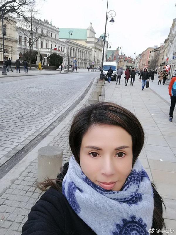 Không hổ danh “Tiểu Long Nữ đẹp nhất màn ảnh”, Lý Nhược Đồng khoe vẻ đẹp “bất lão" ảnh 3 khong ho danh la "tieu long nu dep nhat man anh", ly nhuoc dong khoe ve dep "bat lao" - 3