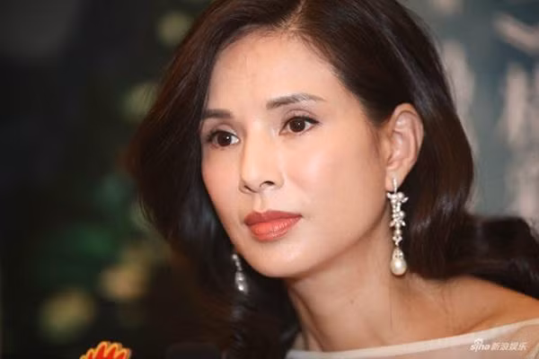 khong ho danh la "tieu long nu dep nhat man anh", ly nhuoc dong khoe ve dep "bat lao" - 6