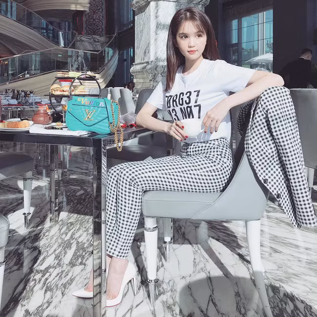 500 đáp án của Ngọc Trinh cho câu hỏi tiền nhiều để làm gì? được dân mạng rần rần chia sẻ - Ảnh 2.