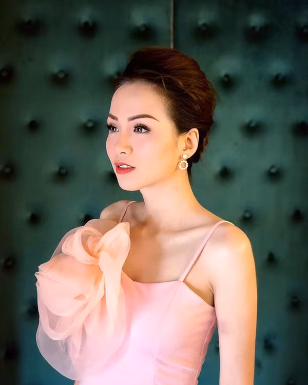 Mỹ nhân Việt và những lần bẽ bàng khi bị “bóc phốt” nói dối