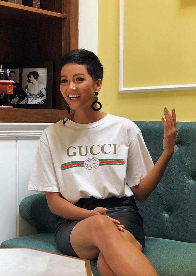 Đây là món "giày hiệu" Hoa hậu H"Hen Niê yêu nhất, giá chỉ 10.000 đồng ảnh 9 Sau tất cả, đây mới là món giầy hiệu mà Hoa hậu HHen Niê yêu nhất với giá chỉ 10.000 đồng-10