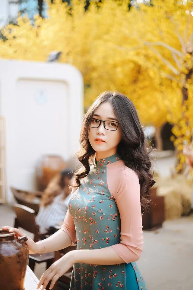 Ngắm “thiên thần đeo kính cận” vạn người mê - 2