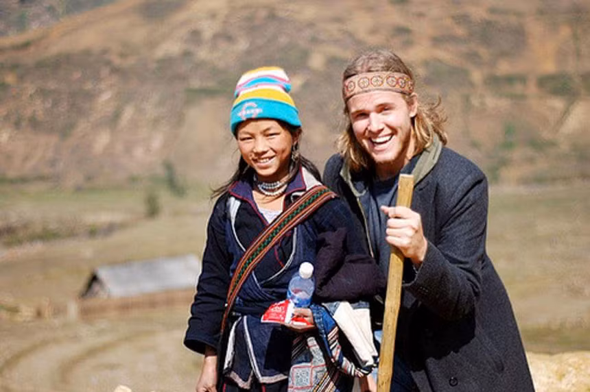 Cô bé H"Mông nói tiếng Anh như gió: "Ngoại ngữ giúp mình đổi đời"