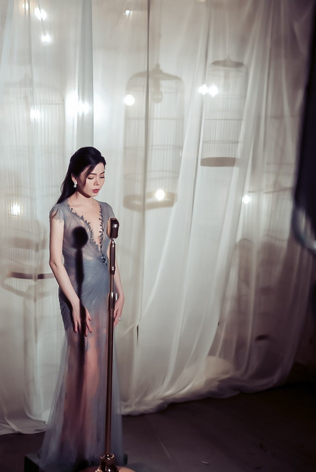 Lệ Quyên nói với ông xã: Em từng nghĩ có thể lấy cả thế giới, trừ anh ra! - Ảnh 7. Lệ Quyên nói với ông xã: Em từng nghĩ có thể lấy cả thế giới, trừ anh ra! - Ảnh 7.