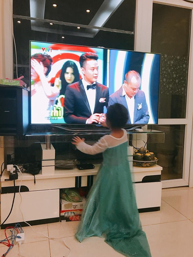 Choáng với cuộc sống giàu sang và thú chơi mô tô bạc tỷ của Hồng Đăng “Người phán xử” ảnh 8 Empty