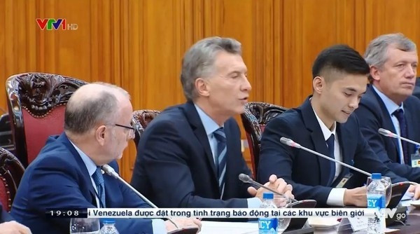 Dân mạng chao đảo "Hà Dĩ Thâm" phiên bản đời thực bên cạnh Tổng thống Argentina ảnh 6  Xuất hiện