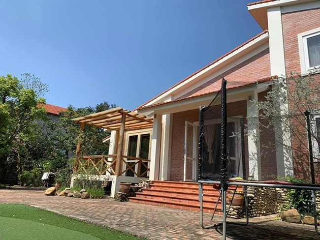 Choáng với cuộc sống giàu sang và thú chơi mô tô bạc tỷ của Hồng Đăng “Người phán xử” ảnh 23 Empty