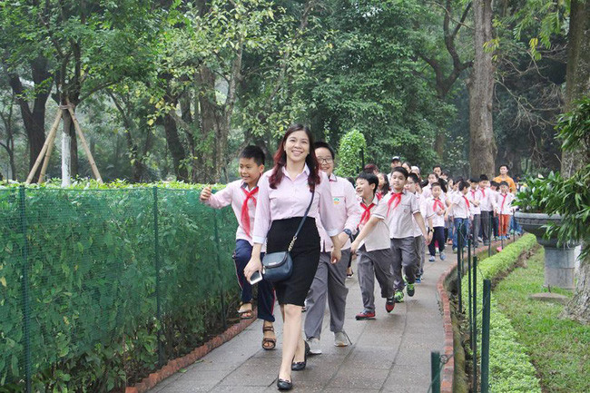 Khoe ảnh mẹ năm 19 tuổi xinh như hoa hậu, cô nàng vô tình gây thương nhớ vì nhan sắc cực phẩm - Ảnh 9. Khoe ảnh mẹ năm 19 tuổi xinh như hoa hậu, cô nàng vô tình gây thương nhớ vì nhan sắc cực phẩm - Ảnh 9.