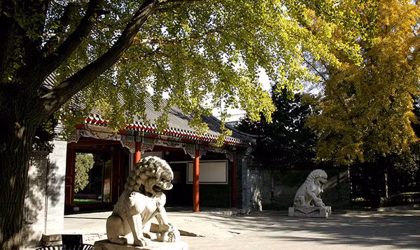 Đại học Thanh Hoa được biết đến&nbsp; là một cơ sở quan trọng cho cấp cao Trung Quốc đào tạo nhân lực và nghiên cứu khoa học và công nghệ. Ảnh: Du học Online