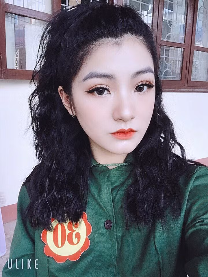 Nữ sinh tặng hoa Chủ tịch Kim Jong-un tiết lộ khoảnh khắc đáng nhớ - ảnh 6