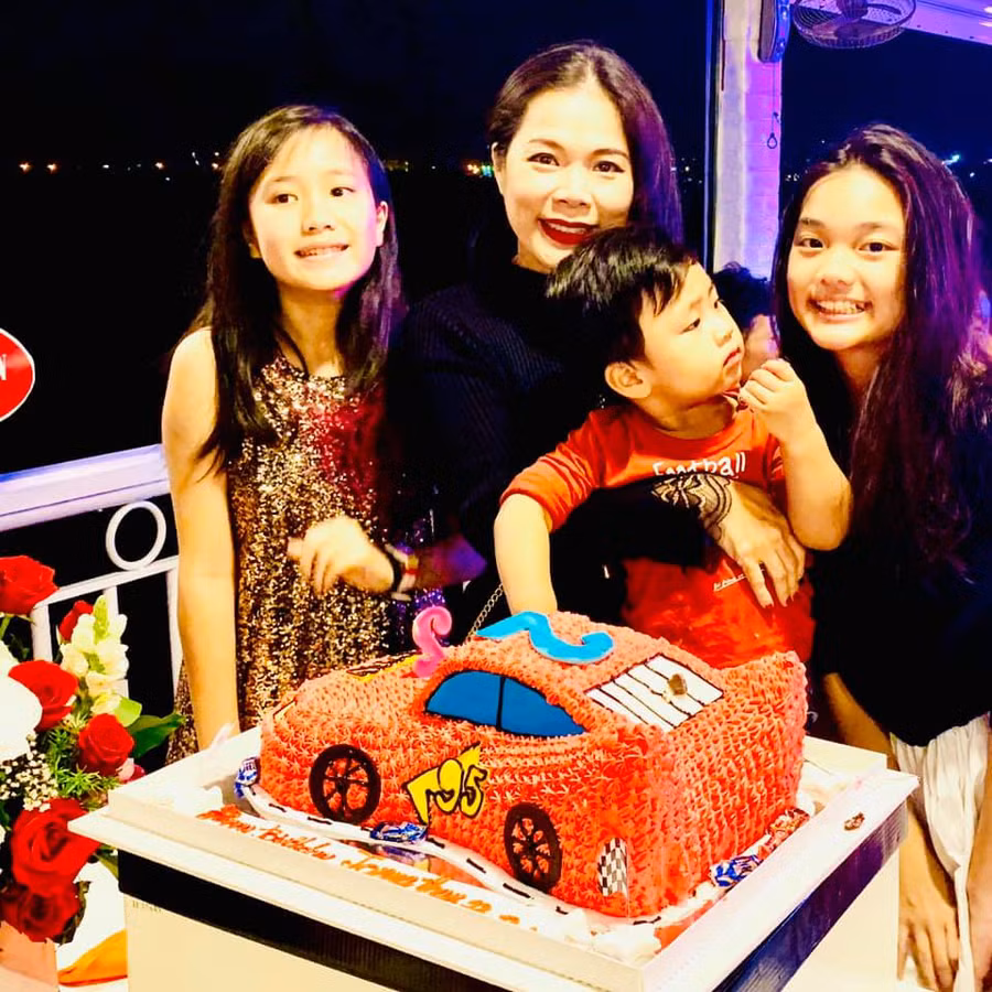Cuoc song giau sang ben chong dai gia va 3 con xinh dep cua My Le hinh anh 2