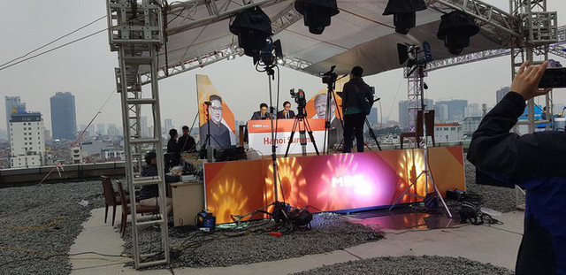 Đài KBS cũng có trường quay dã chiến trên nóc khách sạn