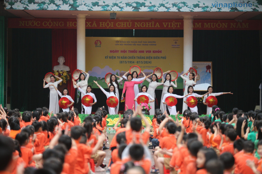 Tiết mục văn nghệ tại chương trình.