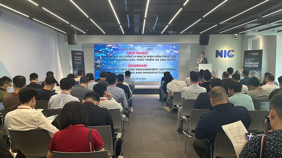 Giảng viên Khoa Điện tử, trường Đại học Kỹ thuật Công nghiệp tham dự và đặc biệt quan tâm và tìm hiểu các thiết bị đo kiểm và công nghệ mới tại Hội thảo Công nghệ đo kiểm vi mạch bán dẫn, để phục vụ cho ngành Công nghệ điện tử, bán dẫn và vi mạch được tuyển sinh năm 2024. Giảng viên Khoa Điện tử, trường Đại học Kỹ thuật Công nghiệp tham dự và đặc biệt quan tâm và tìm hiểu các thiết bị đo kiểm và công nghệ mới tại Hội thảo Công nghệ đo kiểm vi mạch bán dẫn, để phục vụ cho ngành Công nghệ điện tử, bán dẫn và vi mạch được tuyển sinh năm 2024.