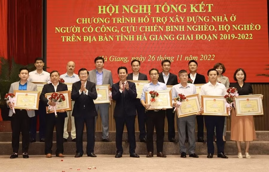 Hà Giang xây dựng 6700 ngôi nhà cho người có công, hộ nghèo