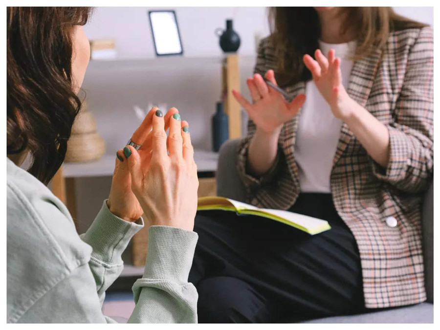 Hãy giữ bình tĩnh để không bị coi là người nóng nảy hay cáu bẳn. (Ảnh: ITN) Hãy giữ bình tĩnh để không bị coi là người nóng nảy hay cáu bẳn. (Ảnh: ITN)