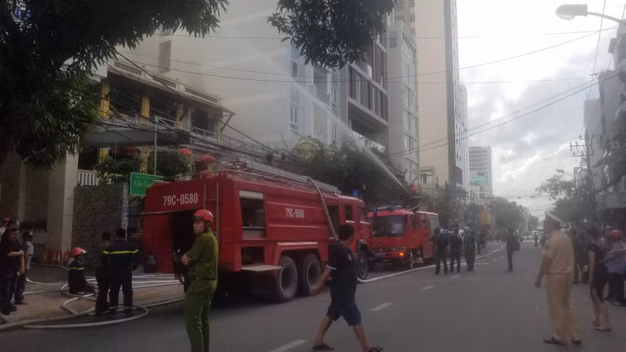 Vụ cháy khiến người dân và du khách hoảng loạn