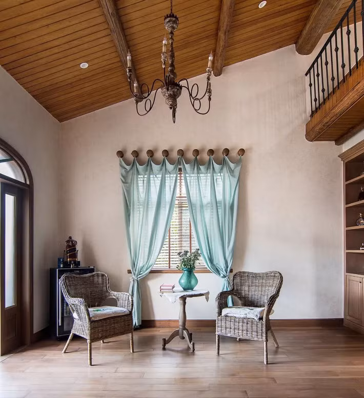 Mẹ đơn thân cùng hai con bỏ phố về quê, tận dụng áo len hỏng cùng gỗ tái chế để cải tạo ngôi nhà cũ thành không gian sống yên bình - Ảnh 20. Mẹ đơn thân cùng hai con bỏ phố về quê, tận dụng áo len hỏng cùng gỗ tái chế để cải tạo ngôi nhà cũ thành không gian sống yên bình - Ảnh 20.