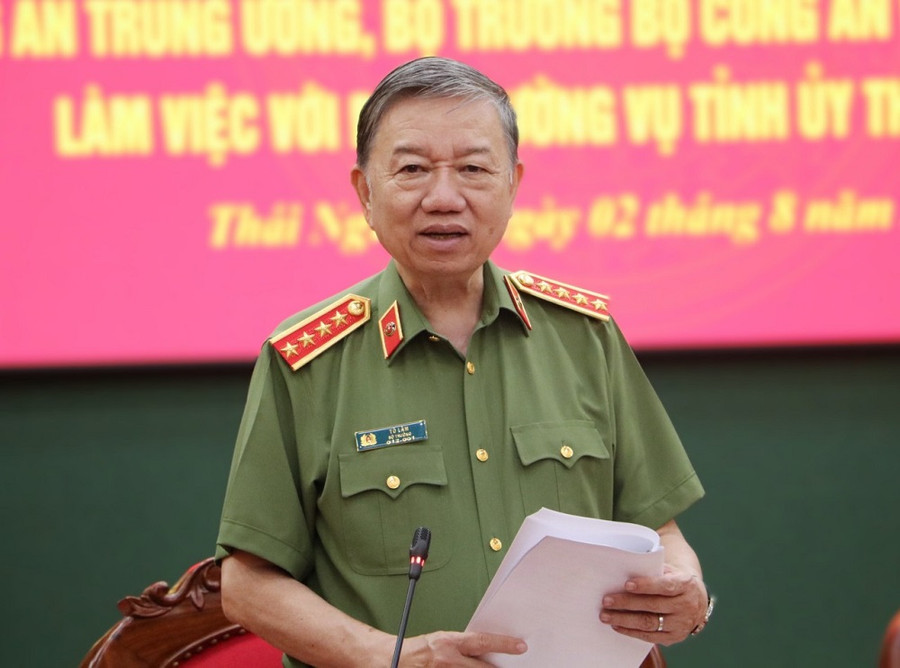 Đại tướng Tô Lâm, Uỷ viên Bộ Chính trị, Bí thư Đảng ủy Công an Trung ương, Bộ trưởng Bộ Công an phát biểu tại buổi làm việc. Đại tướng Tô Lâm, Uỷ viên Bộ Chính trị, Bí thư Đảng ủy Công an Trung ương, Bộ trưởng Bộ Công an phát biểu tại buổi làm việc.