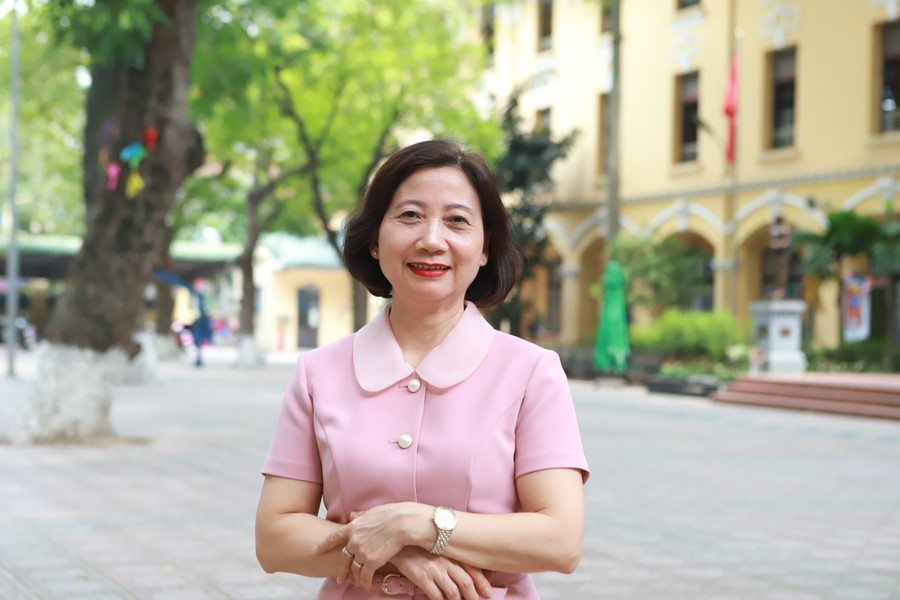 Cô Phạm Thị Hồng Hạnh đã có nhiều năm kinh nghiệm giảng dạy, ôn thi Ngữ văn cho học sinh THPT. Cô Phạm Thị Hồng Hạnh đã có nhiều năm kinh nghiệm giảng dạy, ôn thi Ngữ văn cho học sinh THPT.