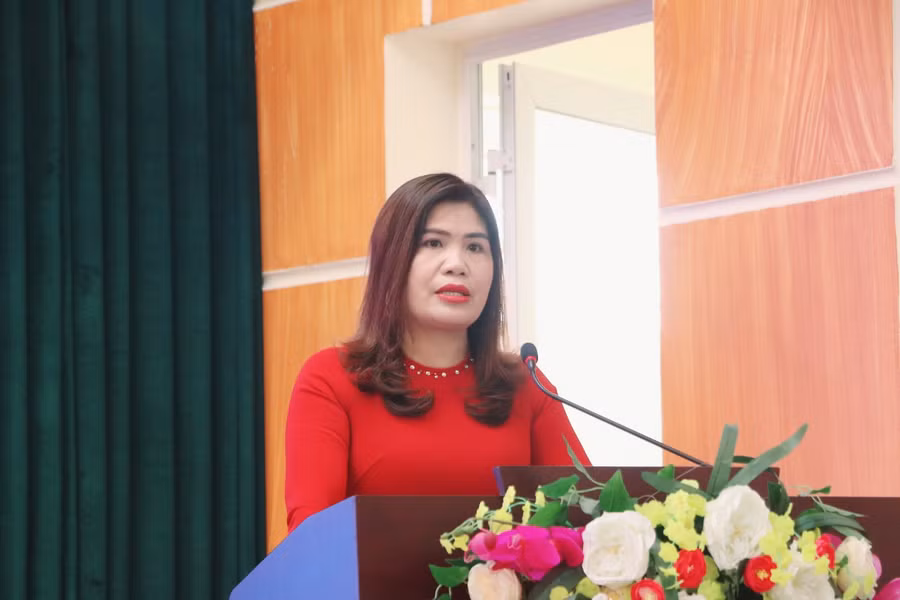 Cô Huỳnh Thị Thanh Bình - Hiệu trưởng Trường Tiểu học Phú Sơn điểm lại một số nét chính về thuận lợi, khó khăn khi triển khai thí điểm giáo dục STEM tại trường mình.