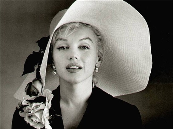 Cuốn nhật kí chưa đựng nhiều bí mật của Marilyn Monroe được công bố ảnh 5 Ngỡ ngàng với bí mật chưa được công bố về nhật kí của Marilyn Monroe