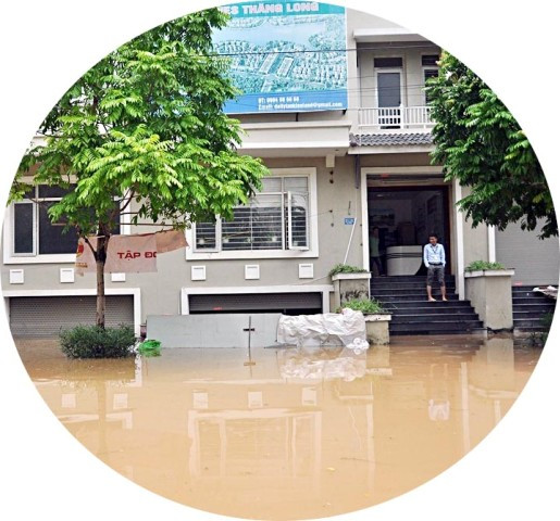 Nhà mặt đường biến thành nhà mặt hồ