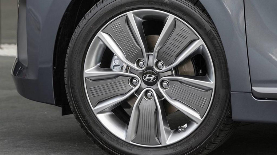 Muốn tiết kiệm nhiên liệu xe, hãy vận dụng những cách này ảnh 3