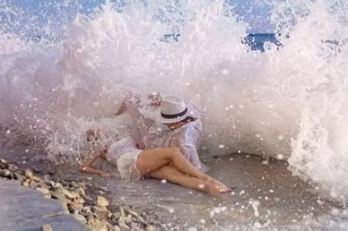 Bức ảnh cưới để đời. Bức ảnh cưới để đời.