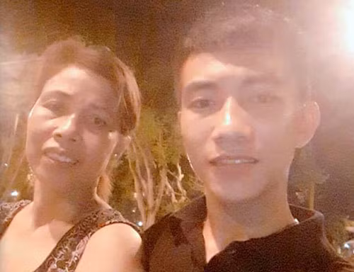 10 phút đăng tin lên Facebook, cậu sinh viên tìm được bố biệt tăm 21 năm