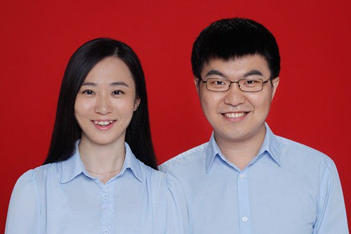 Về nhà bạn trai chơi, cô gái vô tình phát hiện bí mật không ngờ trong tấm ảnh cũ 20 năm trước