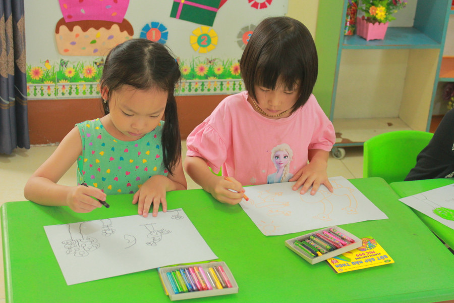 Việc hỗ trợ học phí đối với bậc học mầm non thể hiện quyết tâm lớn của cả chính trị và chính sách nhân văn của cấp ủy, chính quyền tỉnh Thái Nguyên. Việc hỗ trợ học phí đối với bậc học mầm non thể hiện quyết tâm lớn của cả chính trị và chính sách nhân văn của cấp ủy, chính quyền tỉnh Thái Nguyên.