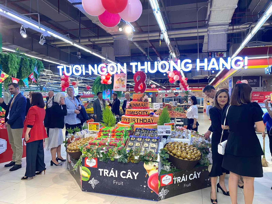 Các sản phẩm đặc trưng của New Zealand được bày bán tại siêu thị WinMart Times City Các sản phẩm đặc trưng của New Zealand được bày bán tại siêu thị WinMart Times City