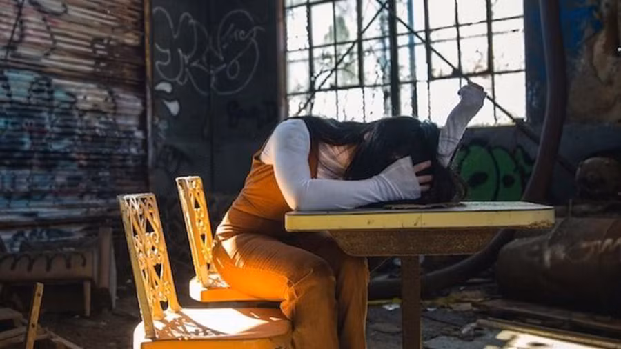 Con cảm thấy như mình không bao giờ có thể đáp ứng được kỳ vọng của cha mẹ, cho dù con có cố gắng thế nào đi chăng nữa. (Ảnh: ITN).