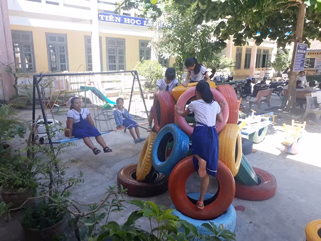 Mang đến cho trẻ thơ sân chơi, nụ cười hạnh phúc