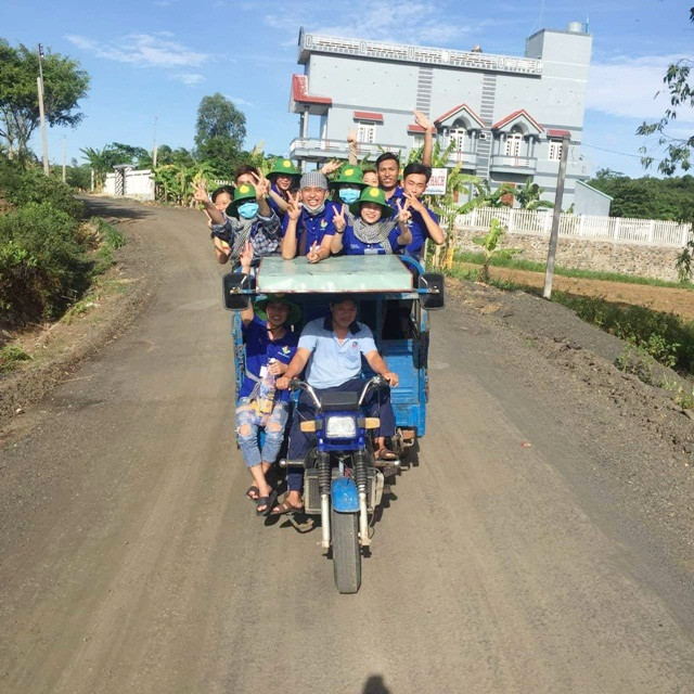 Với họ, được cống hiến là một niềm vui