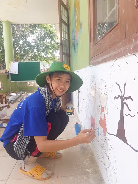 Gian khó, mệt nhọc không xóa được những nụ cười hạnh phúc khi đi tình nguyện