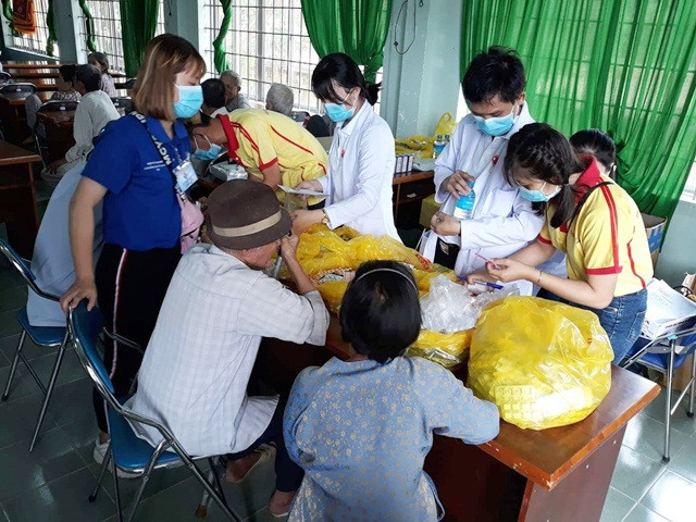 Họ mang trái tim trẻ, nhân ái đến với cộng đồng, bà con khó khăn