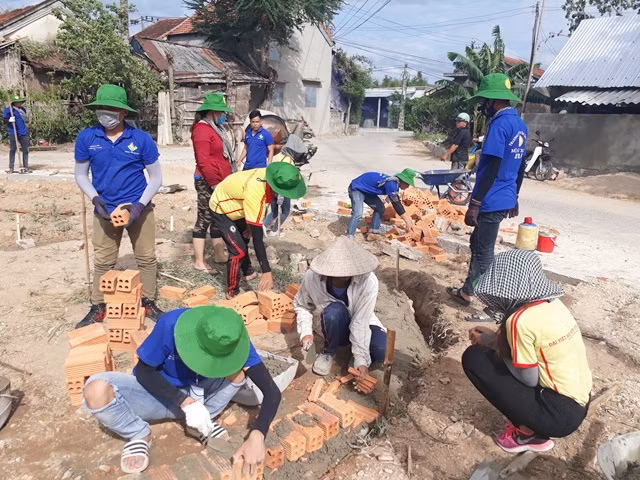 Xây dựng lên những công trình giáo dục, dân sinh cho cộng đồng