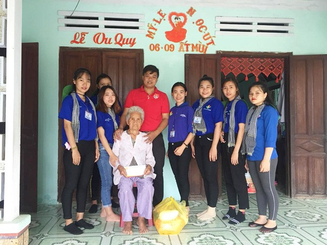 Mang đến sự sẻ chia, tình cảm ấm áp với những người đã đổ máu xương, giữ gìn tổ quốc