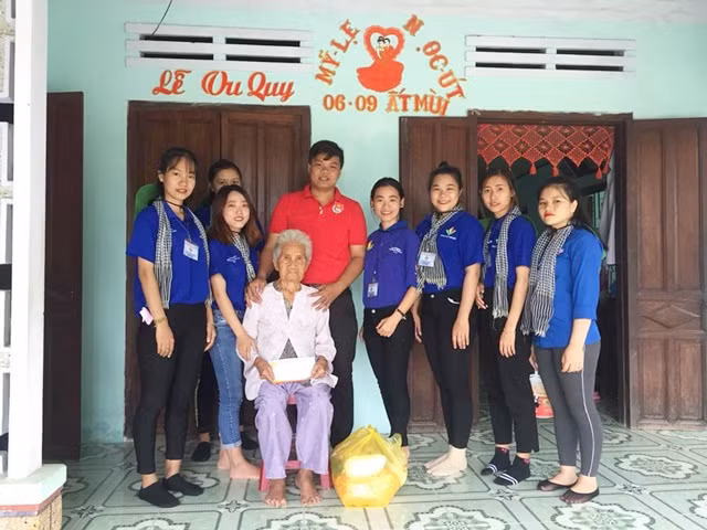 Mang đến sự sẻ chia, tình cảm ấm áp với những người đã đổ máu xương, giữ gìn tổ quốc