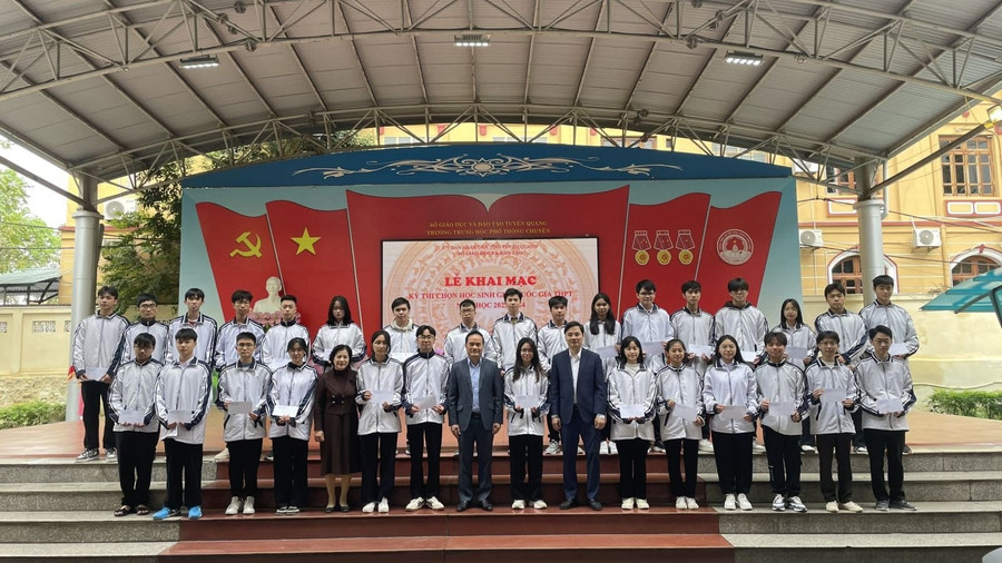 Các thí sinh tỉnh Tuyên Quang trước Kỳ thi chọn học sinh giỏi cấp quốc gia THPT năm học 2023-2024.