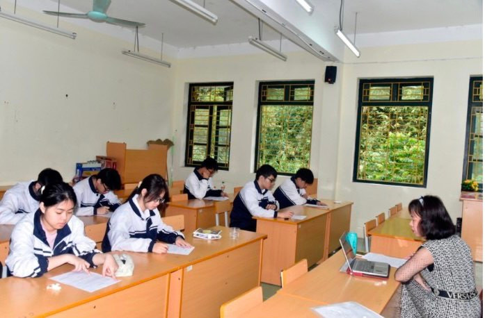 Học sinh trường THPT Chuyên Bắc Kạn ôn luyện trước kỳ thi. Học sinh trường THPT Chuyên Bắc Kạn ôn luyện trước kỳ thi.