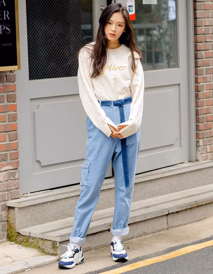 cham ngo 40, le quyen van an dut gai xuan thi voi loat kieu phoi do cung quan jeans - 9