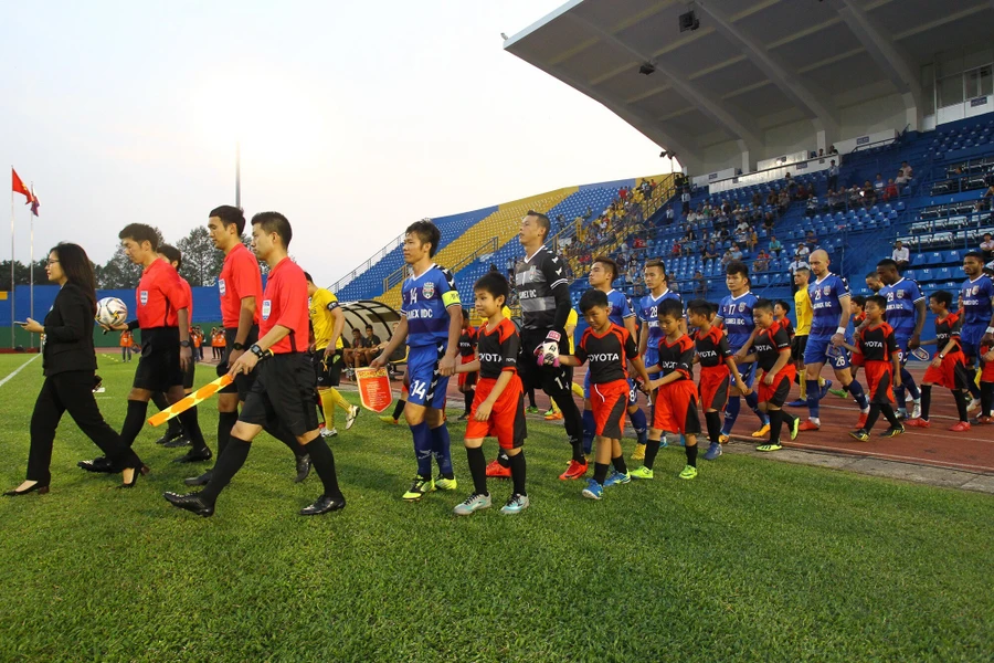 AFC Cup là giải đấu bóng đá thường niên được Liên đoàn bóng đá châu Á tổ chức bắt đầu từ năm 2004